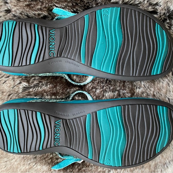 Vionic Women’s Rest Karina Backstrap Sandal in Teal Snakeskin W/ Silver. Sz. 6M. - Picture 7 of 11